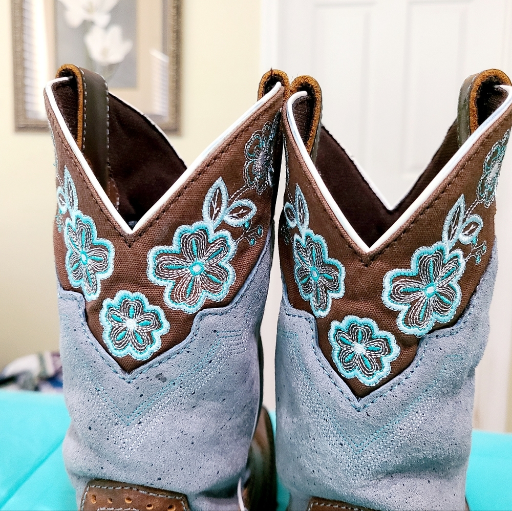 Justin Boots - Picture 11 of 13